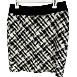 White House Black Market, Size 8, Black & White Boucle Plaid Retro Pencil Skirt